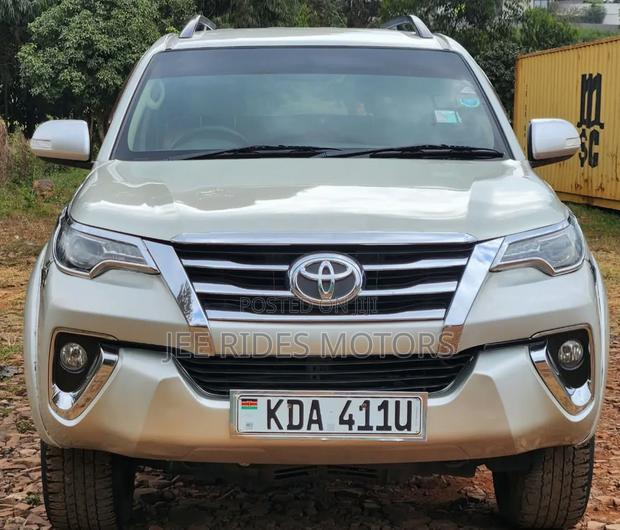 Toyota Fortuner 2.7 AWD 2012 Silver