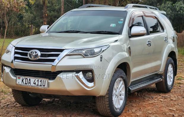 Toyota Fortuner 2.7 AWD 2012 Silver