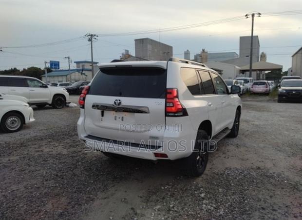 Toyota Land Cruiser Prado 2022