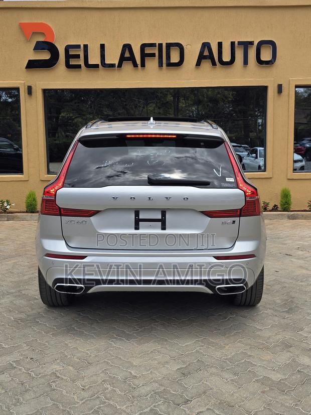 Volvo XC60 2021 Silver