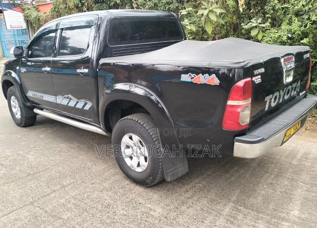 Toyota Hilux 2009 Black