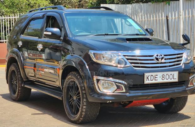 Toyota Fortuner 2014 Black