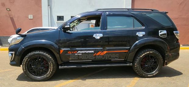 Toyota Fortuner 2014 Black
