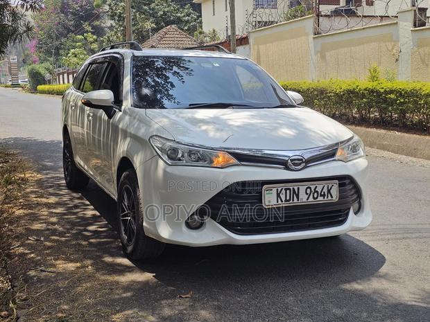 Toyota Corolla Fielder 2018 White