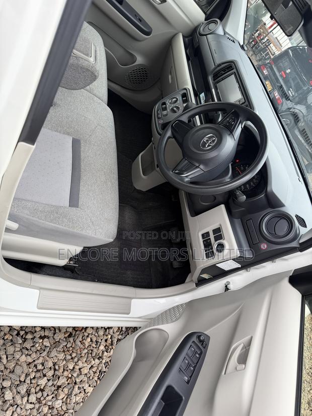 Toyota Passo 1.0 FWD 2019 White