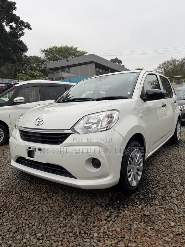Toyota Passo 1.0 FWD 2019 White