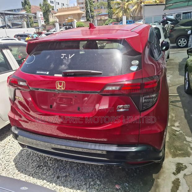 Honda Vezel 1.5 Hybrid 4WD 2019 Red