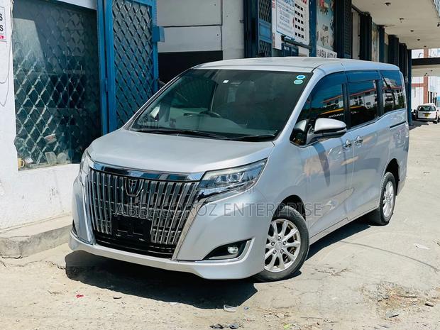 Toyota Esquire 2020 Silver