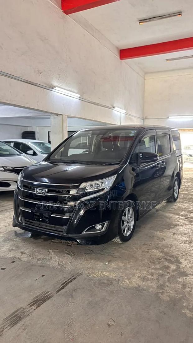 Toyota Noah 2018 Black