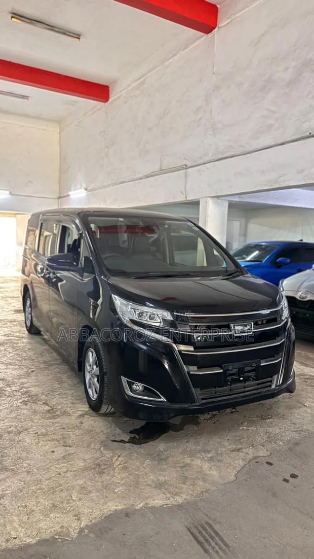 Toyota Noah 2018 Black