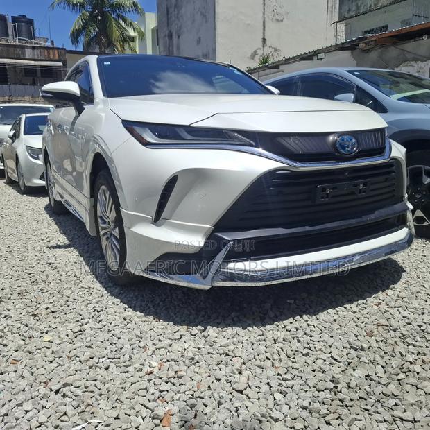 Toyota Harrier 2.5 Hybrid 2020 White