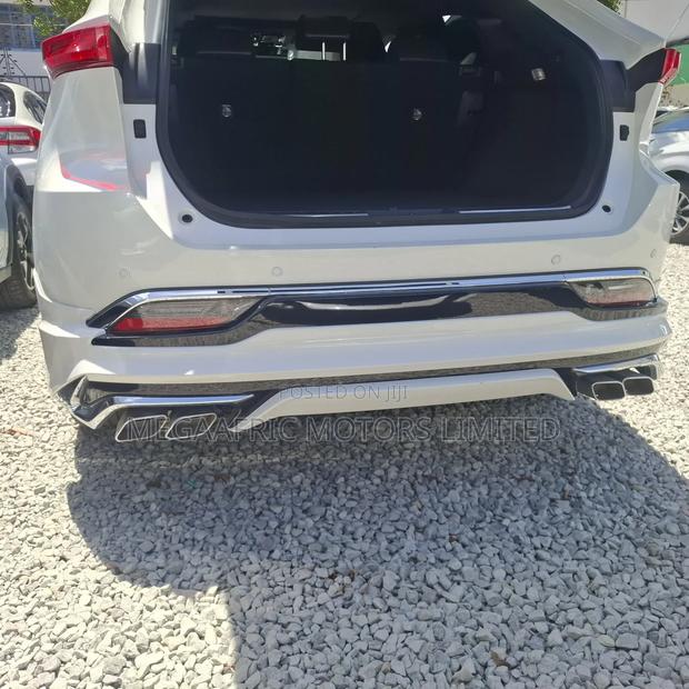 Toyota Harrier 2.5 Hybrid 2020 White