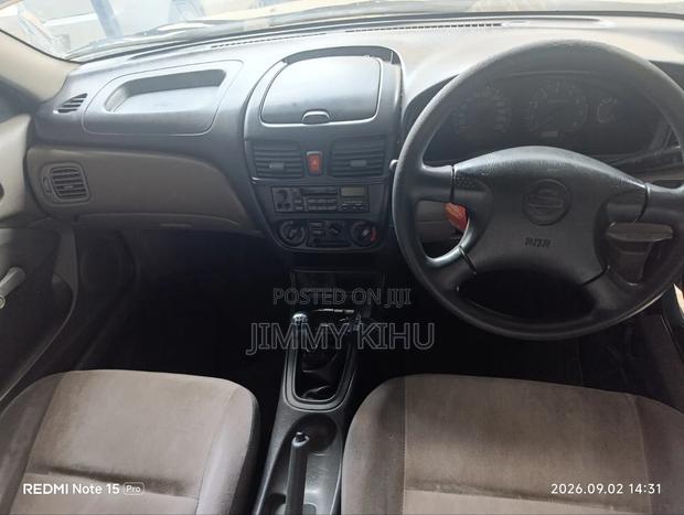 Nissan Sunny 2002 Blue