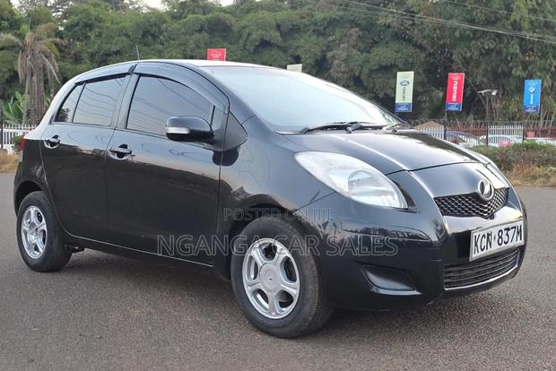 Toyota Vitz 2010 Black
