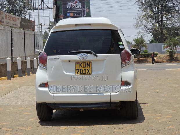 Toyota Ractis 2016 White