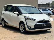 Toyota Sienta 2018 White for sale
