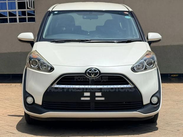 Toyota Sienta 2018 White