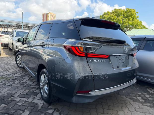 Honda Fit Shuttle 2022 Gray