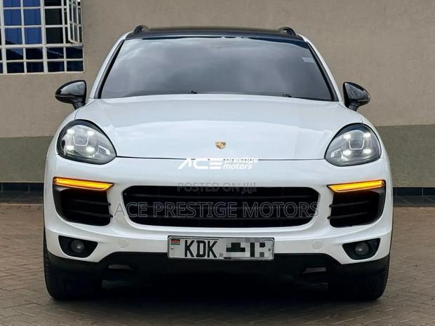 Porsche Cayenne 2015 White