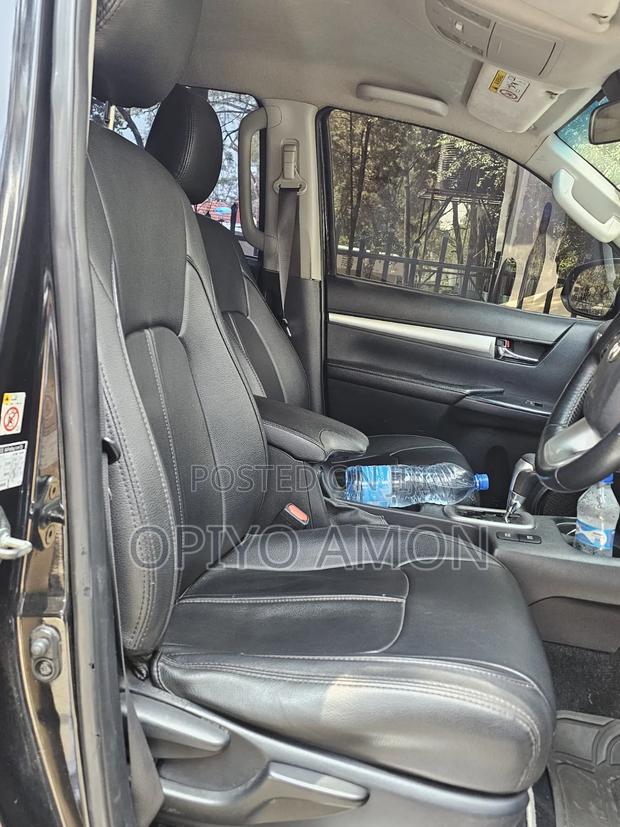 Toyota Hilux 2018 Black