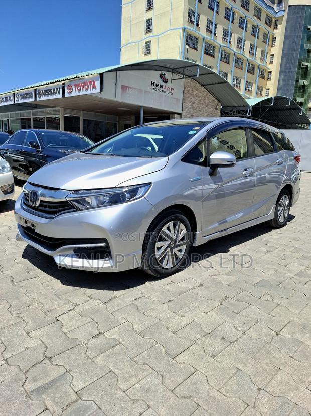 Honda Fit Shuttle 2019 Silver