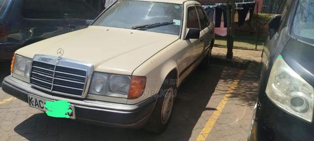 Mercedes-Benz W124 1992 Beige
