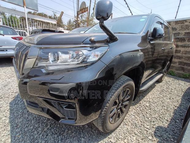 Toyota Land Cruiser Prado 2022 Black