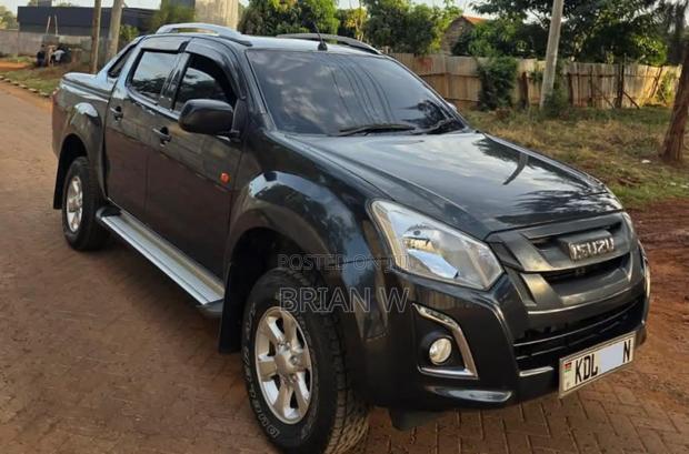 Isuzu D-MAX 2023 Gray