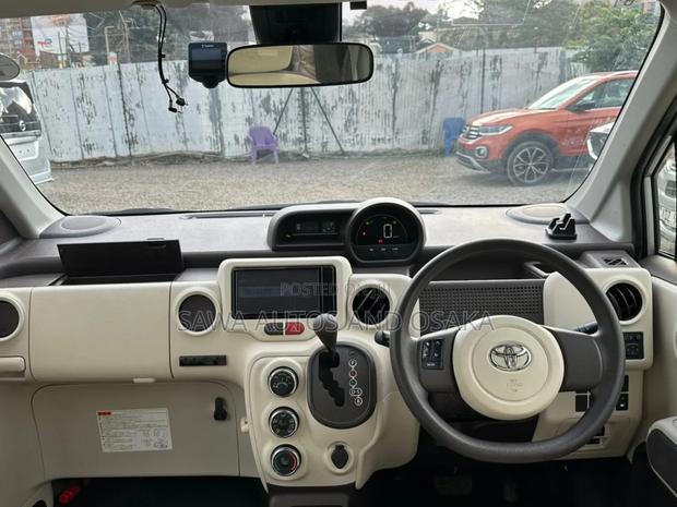 Toyota Porte 2019 White