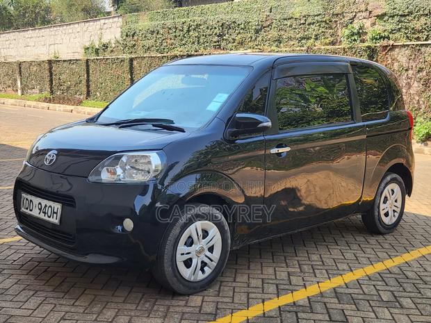 Toyota Porte 1.5 FWD 2014 Black