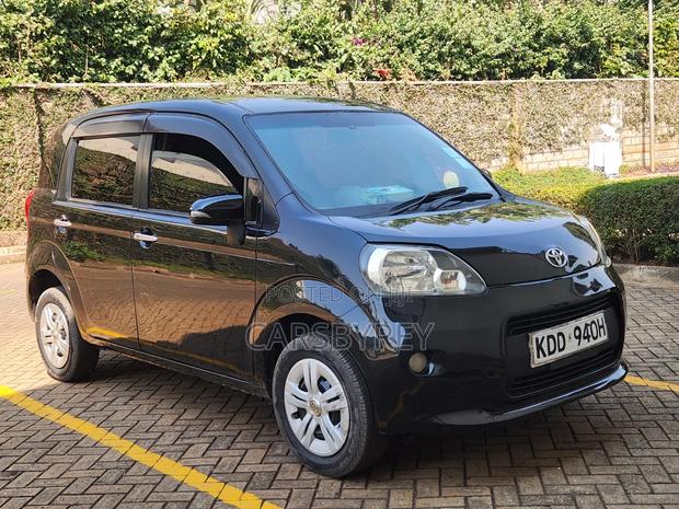 Toyota Porte 1.5 FWD 2014 Black