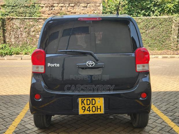 Toyota Porte 1.5 FWD 2014 Black