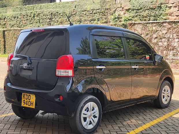 Toyota Porte 1.5 FWD 2014 Black