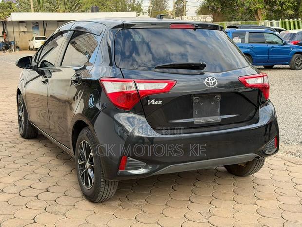 Toyota Vitz 1.0 FWD 5dr 2018 Black