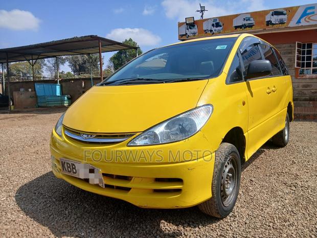 Toyota Estima 2001 Yellow