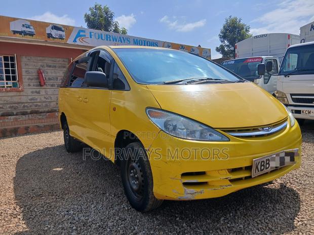 Toyota Estima 2001 Yellow