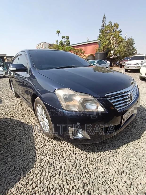 Toyota Premio 2013 Black