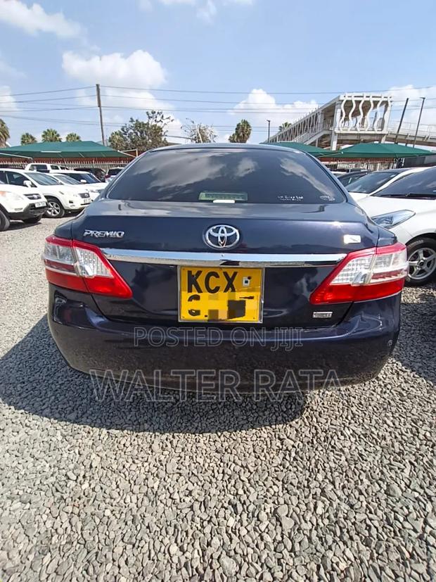 Toyota Premio 2013 Black