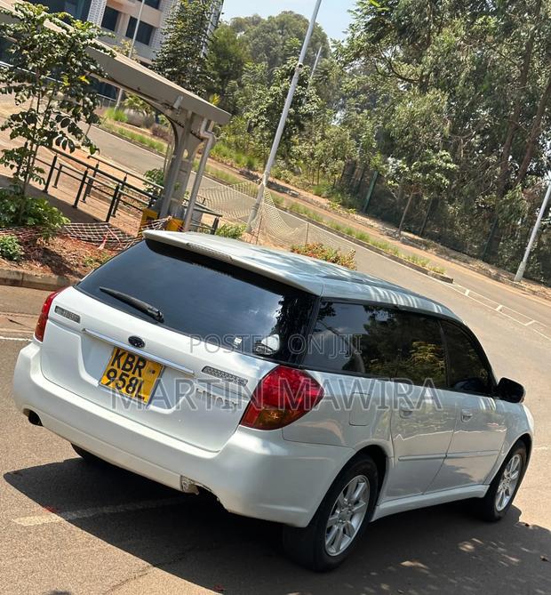 Subaru Legacy 2005 White