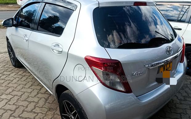 Toyota Vitz 2012 Gray
