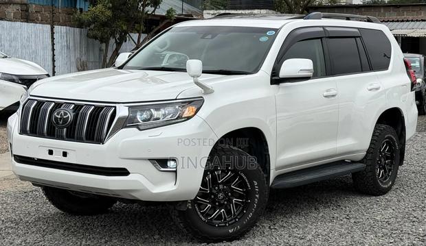 Toyota Land Cruiser Prado 2.8 2019 White