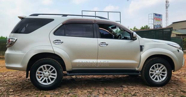 Toyota Fortuner 2.7 AWD 2014 Silver