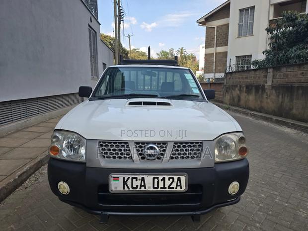 Nissan NP300 2013 White