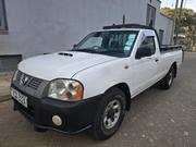 Nissan NP300 2013 White for sale