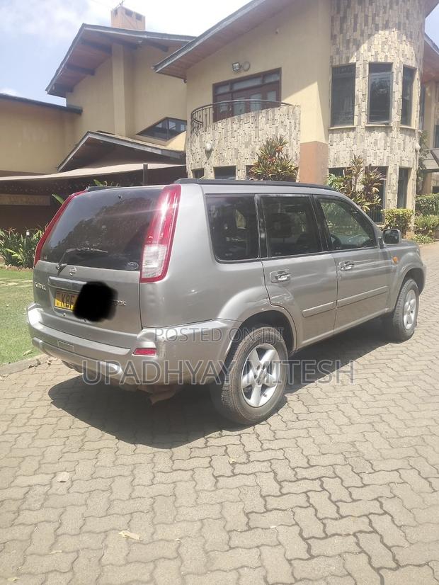 Nissan X-Trail 2001 Gray