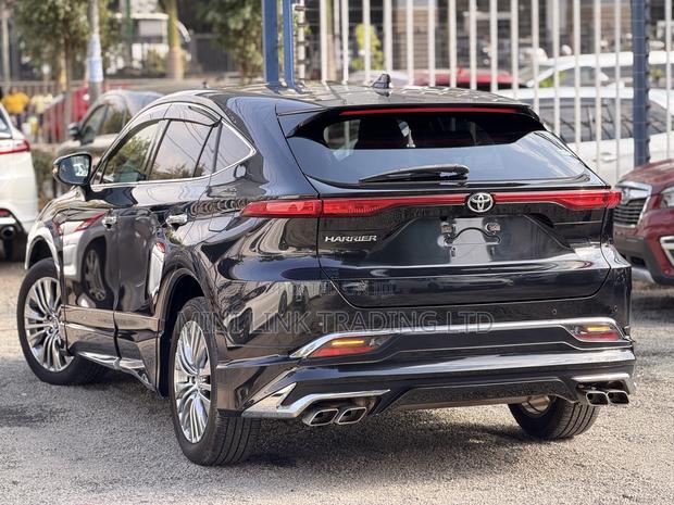 Toyota Harrier 2.0 4WD 2020 Pearl