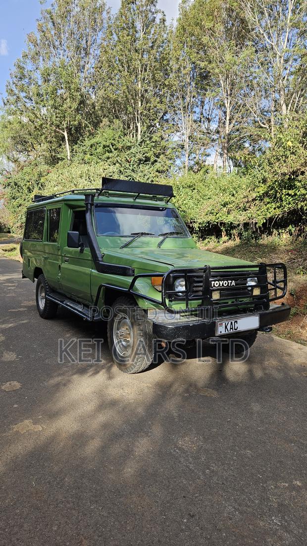 Toyota Land Cruiser 70 1992 Green
