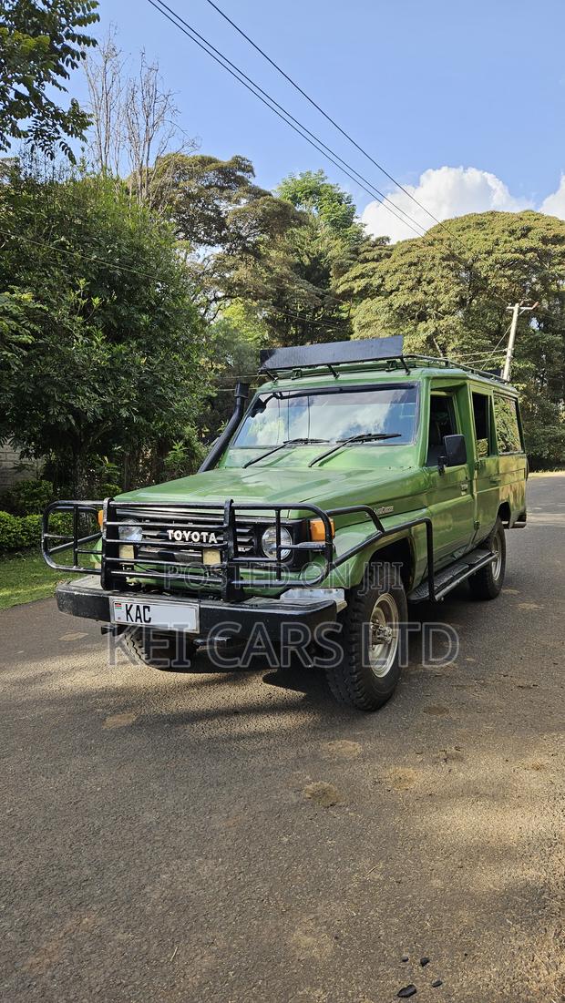Toyota Land Cruiser 70 1992 Green