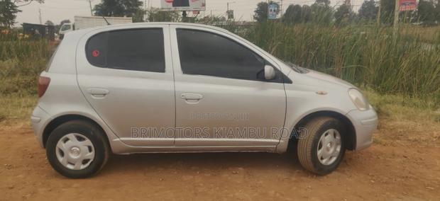 Toyota Vitz 2004 Silver