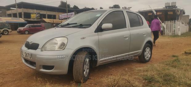Toyota Vitz 2004 Silver